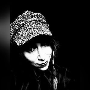 💛Live & Share Show Listing 💛 Like to be notified of live and share shows!